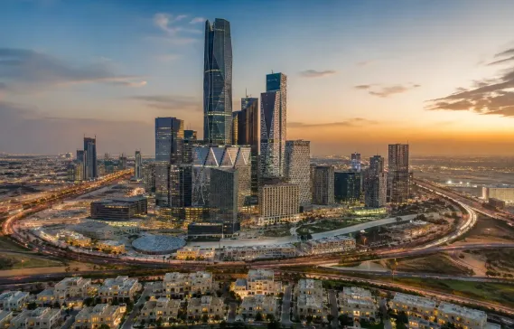 The most important mega projects in Saudi Arabia and their impact on your investment decision